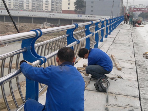 湛江不锈钢桥梁护栏除锈维护的重要性及其方法