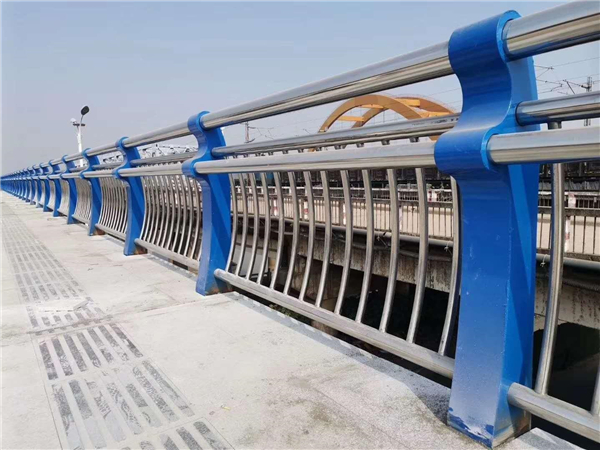 湛江304不锈钢复合管护栏的生产工艺揭秘